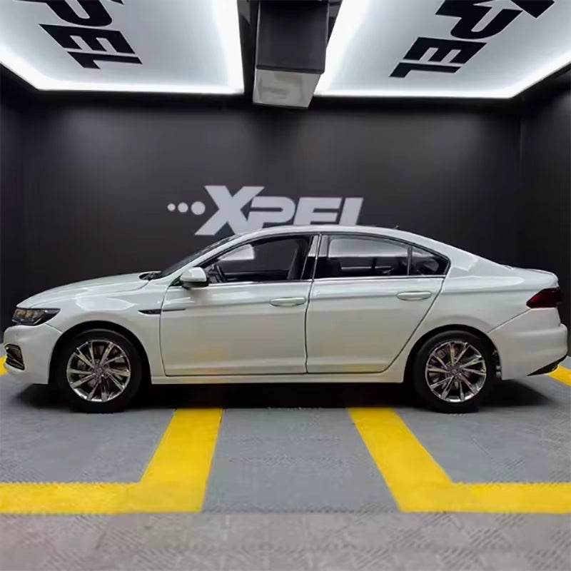 A Domestically Produced 2019 All-New Bora Sedan 1:18 Alloy Simulation Car Model
