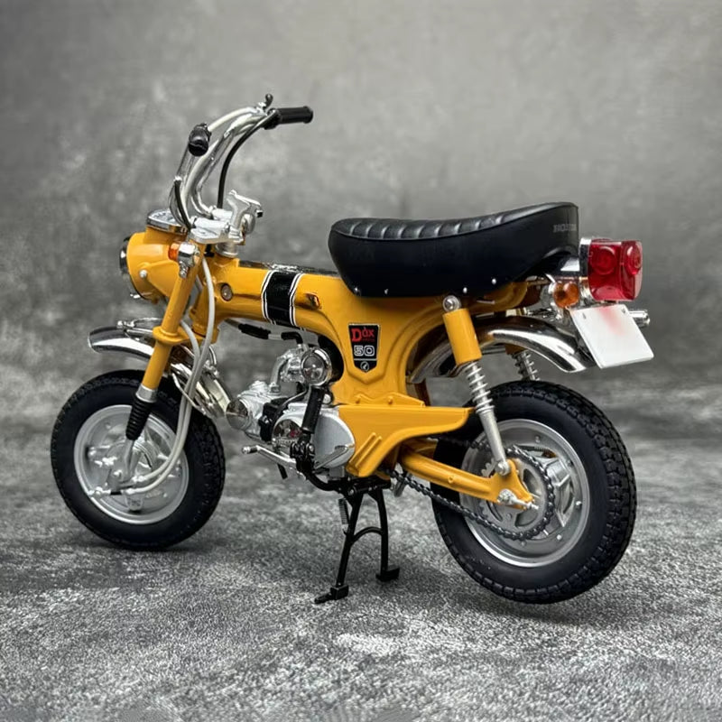 EBBRO 1: 10 Giraffe DAX ST50 1969 Motorcycle Model Collection Ornament Gift