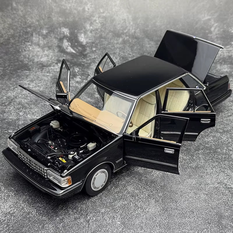 Xiaoguang CROWN 122 Alloy 1:18 Car Model Classic Vintage Car Model