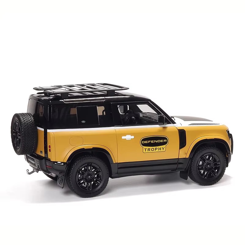 ALMOSTREAL 1:18 Defender 90 2023 Salute Edition Alloy Car Model