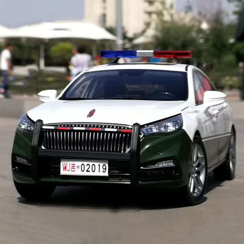 Original  Hongqi H5 Sedan Armed Version 1:18 Alloy Simulation Car Model