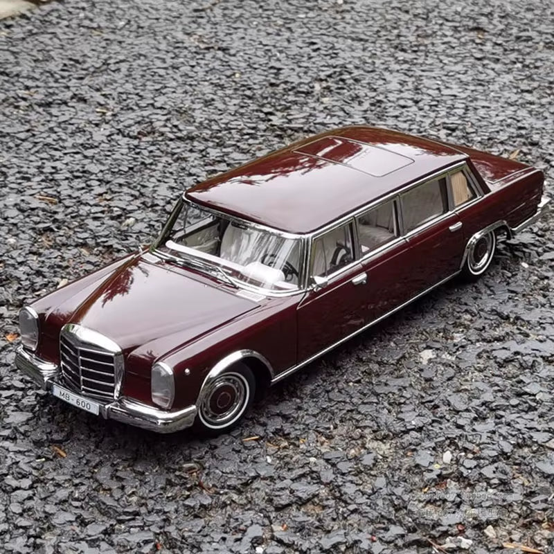 Kengfai 1:18 Pullman W100 600 Alloy Car Model Collectible Car Model