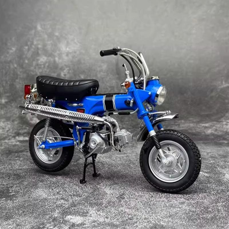 EBBRO 1: 10 Giraffe DAX ST50 1969 Motorcycle Model Collection Ornament Gift