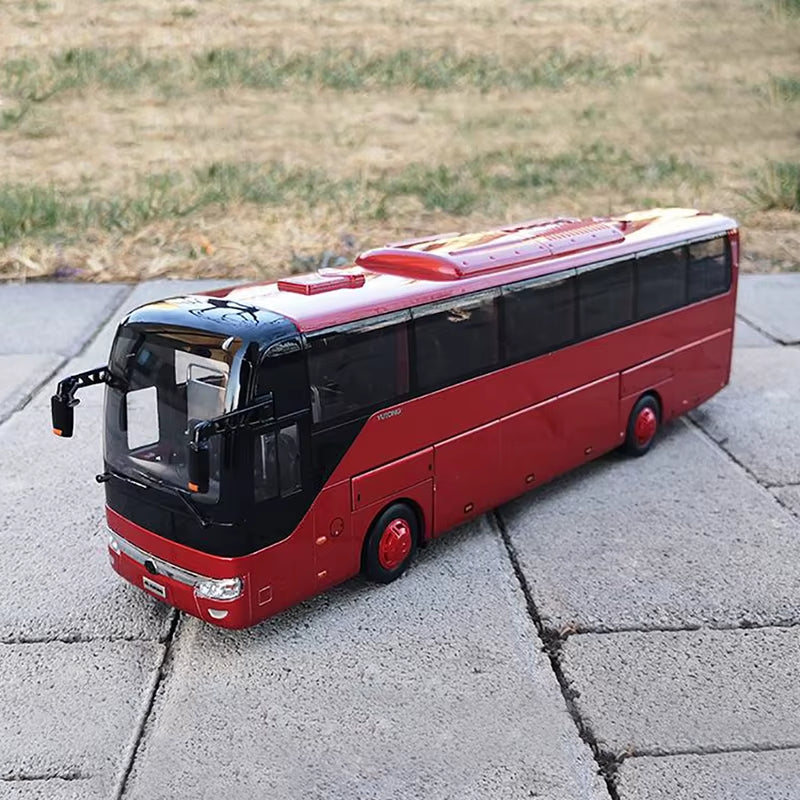 1: 42 Original Factory Yutong ZK6118HQY8Y Double Windshield Double Decker Touring Bus Model