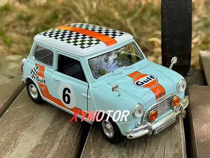 Motormax Red River 1:18 for Mini Cooper Morris 1300 Old Mini Metal Diecast Car Model Hobby Gifts Collection Collection Ornaments
