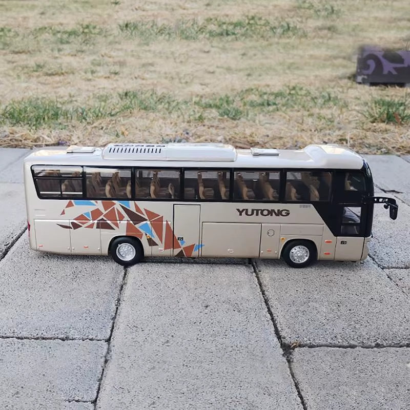 1: 42 Original Factory Yutong ZK6118HQY8Y Double Windshield Double Decker Touring Bus Model