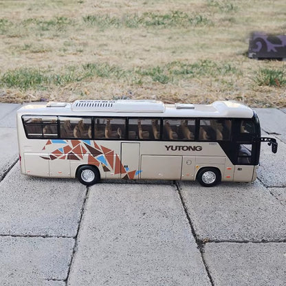 1: 42 Original Factory Yutong ZK6118HQY8Y Double Windshield Double Decker Touring Bus Model