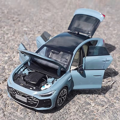 1: 18 Original A5L Alloy Simulation Car Model Collection Ornament Lighting Version