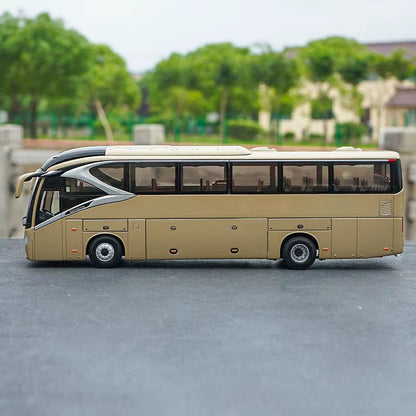 1:42 Alloy Car Model of the Original Xiamen Golden Travel Bus Jinlong XML6129 Pilot Bus