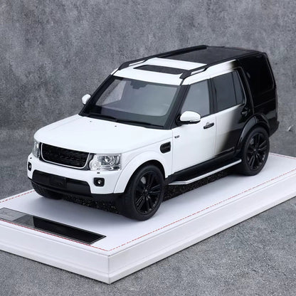 IVY 1:18 for Found 4 White Black Gradient/White Green Contrast Resin Car Model Collectibles