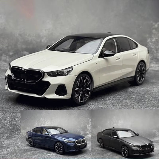 Minichamps 1:18 for I5 2023 Static Alloy Fully Open Car Model