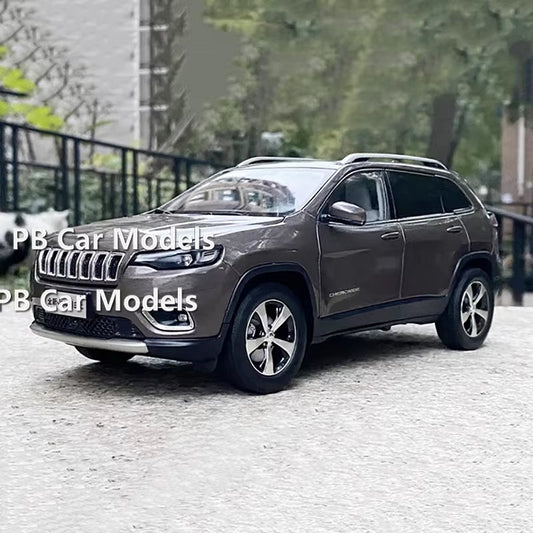 1/18 Original 2019 Free Light Cherokee Car Model Alloy Car Model