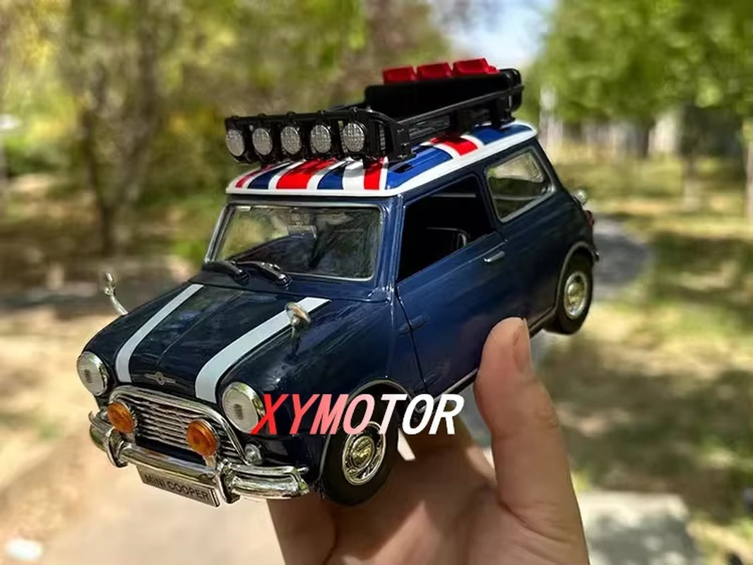 Motormax Red River 1:18 for Mini Cooper Morris 1300 Old Mini Metal Diecast Car Model Hobby Gifts Collection Collection Ornaments