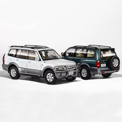 Yc Model 1: 18 Pajero Bobcat V73 off Road Alloy Fully Open Car Model