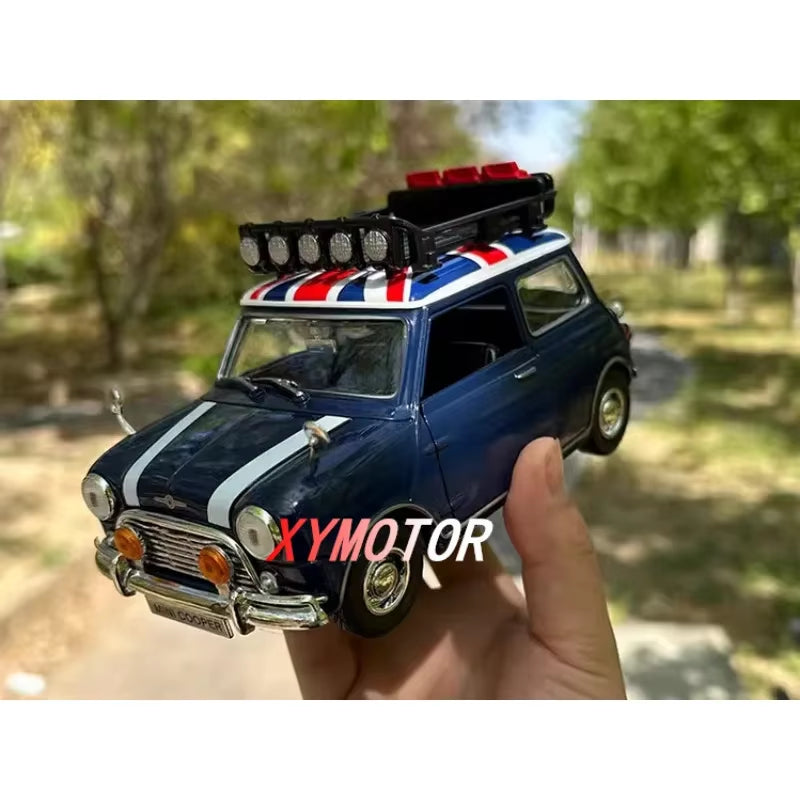 Motormax Red River 1:18 for Mini Cooper Morris 1300 Old Mini Metal Diecast Car Model Hobby Gifts Collection Collection Ornaments