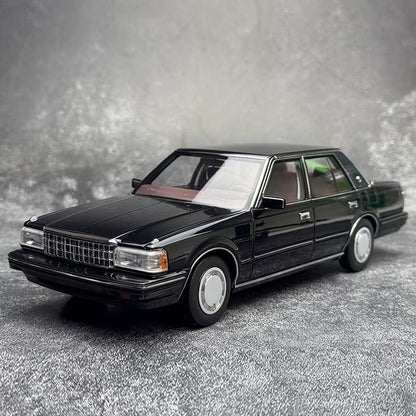Xiaoguang CROWN 122 Alloy 1:18 Car Model Classic Vintage Car Model