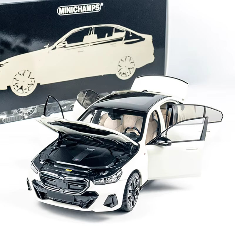Minichamps 1:18 for I5 2023 Static Alloy Fully Open Car Model