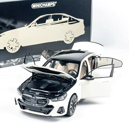 Minichamps 1:18 for I5 2023 Static Alloy Fully Open Car Model