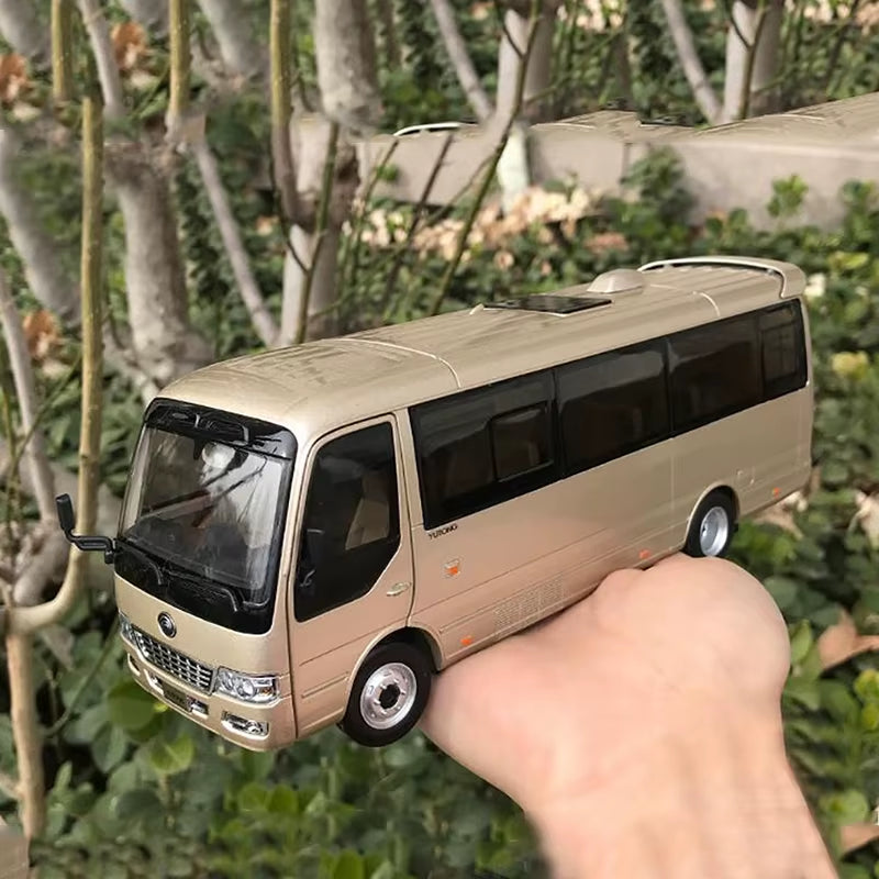 Original 1:32 Yutong T7 CMB Commercial Bus Bus Yutong Coaster Bus Model Car Model Collection