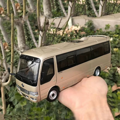 Original 1:32 Yutong T7 CMB Commercial Bus Bus Yutong Coaster Bus Model Car Model Collection