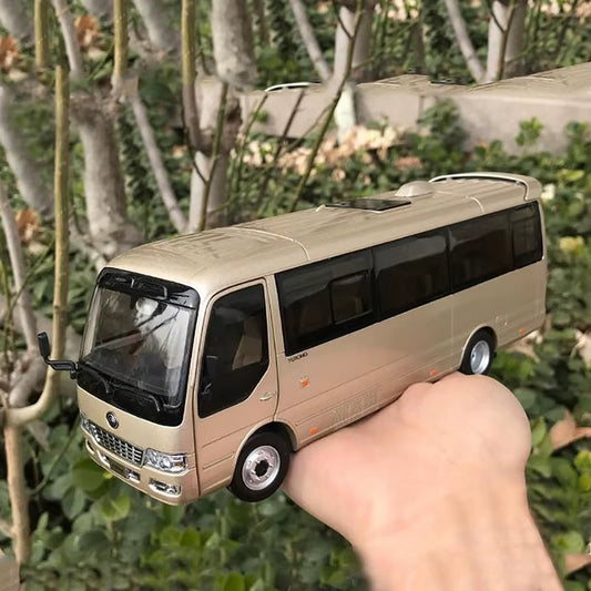 Original 1:32 Yutong T7 CMB Commercial Bus Bus Yutong Coaster Bus Model Car Model Collection