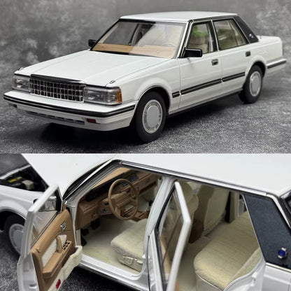 Xiaoguang CROWN 122 Alloy 1:18 Car Model Classic Vintage Car Model
