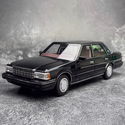 Xiaoguang CROWN 122 Alloy 1:18 Car Model Classic Vintage Car Model