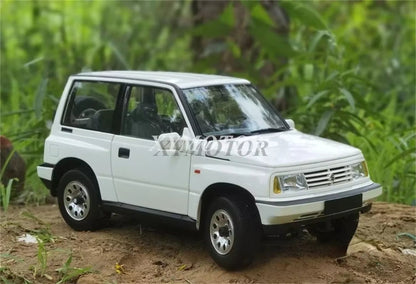 DORLOP 1:18 for Suzuki Vitara Escudo Diecast Car Model SUV Toys Gifts White/Gray/Red Collection Display Ornaments