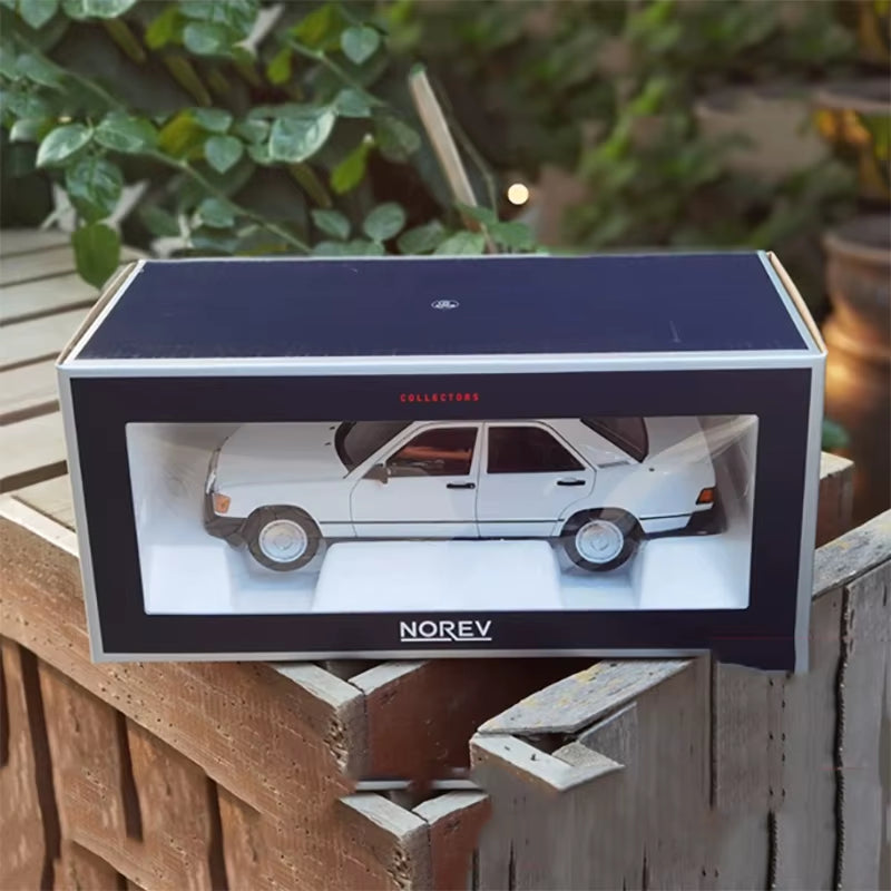 NOREV 1:18 1984 190E Alloy Full-Open Simulation Car Model+Small Gift