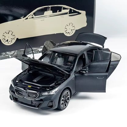 Minichamps 1:18 for I5 2023 Static Alloy Fully Open Car Model