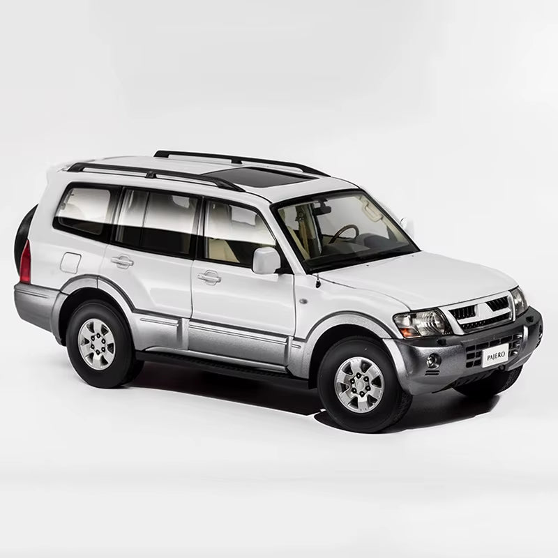 Yc Model 1: 18 Pajero Bobcat V73 off Road Alloy Fully Open Car Model