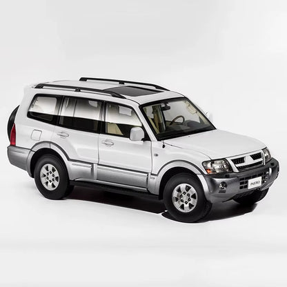 Yc Model 1: 18 Pajero Bobcat V73 off Road Alloy Fully Open Car Model