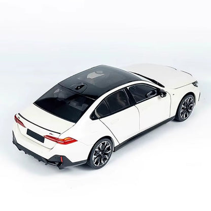 Minichamps 1:18 for I5 2023 Static Alloy Fully Open Car Model