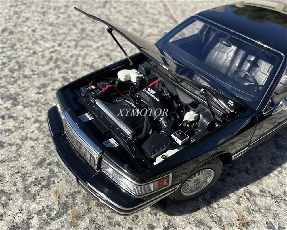 1/18 for Lincoln Town Car 1990 Second Generation Diecast Model Toys Hobby Cars Gifts Black Display Collection Ornaments