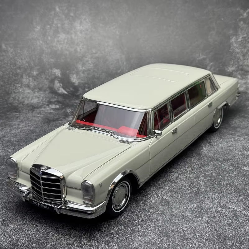 Kengfai 1:18 Pullman W100 600 Alloy Car Model Collectible Car Model