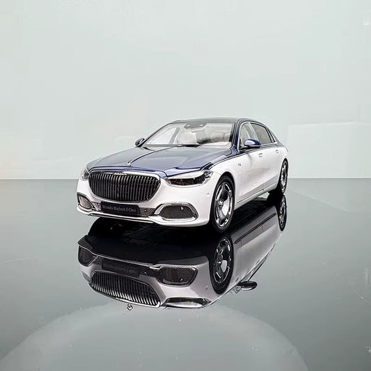 Almostreal 1: 18 Maybach S-Class Blue and White Alloy Fully Open Car Model