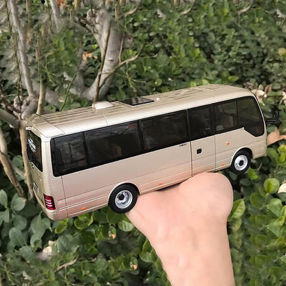 Original 1:32 Yutong T7 CMB Commercial Bus Bus Yutong Coaster Bus Model Car Model Collection