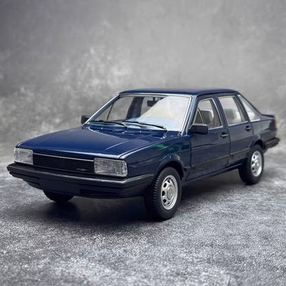 Original Factory 1:18 Shanghai Santana 1983 Pusan Passat B2 Alloy Car Model