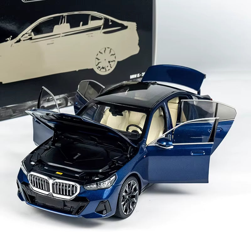 Minichamps 1:18 for I5 2023 Static Alloy Fully Open Car Model