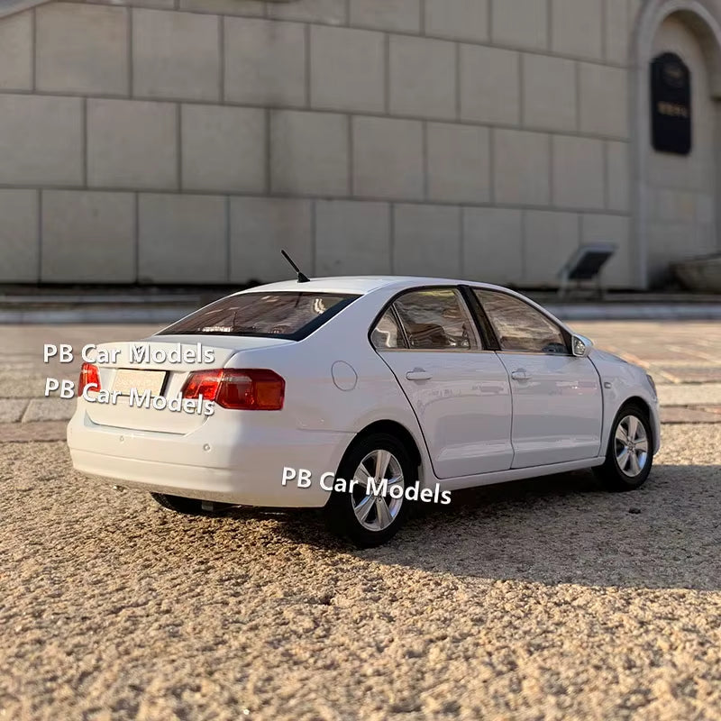 Original Vehicle Model 2013 NEWJETTA Alloy 1:18 Simulation Vehicle Model