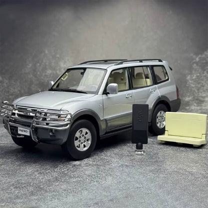 Yc Model 1: 18 Pajero Bobcat V73 off Road Alloy Fully Open Car Model