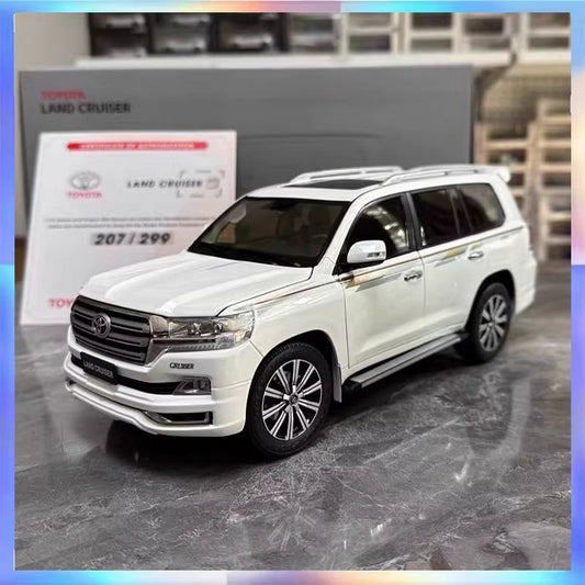 KENGFAI 1:18 Car Model Toyota Land Cruiser LC200 Full Open Simulation Alloy Static Model Room Ornament Collection Birthday Gift