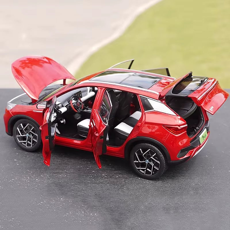 1: 18 Original Factory Yuan plus Model Off-Road Vehicle Small SUV Alloy Simulation Car Model