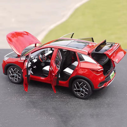 1: 18 Original Factory Yuan plus Model Off-Road Vehicle Small SUV Alloy Simulation Car Model