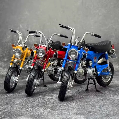 EBBRO 1: 10 Giraffe DAX ST50 1969 Motorcycle Model Collection Ornament Gift