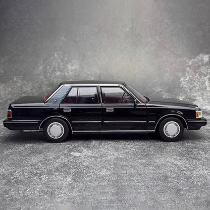 Xiaoguang CROWN 122 Alloy 1:18 Car Model Classic Vintage Car Model