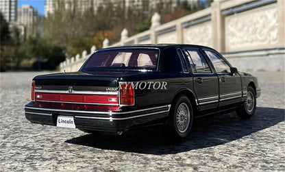 1/18 for Lincoln Town Car 1990 Second Generation Diecast Model Toys Hobby Cars Gifts Black Display Collection Ornaments