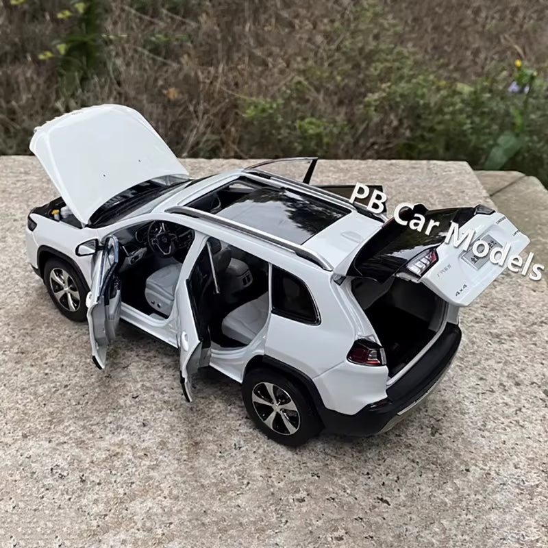1/18 Original 2019 Free Light Cherokee Car Model Alloy Car Model