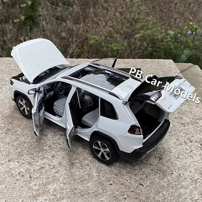 1/18 Original 2019 Free Light Cherokee Car Model Alloy Car Model
