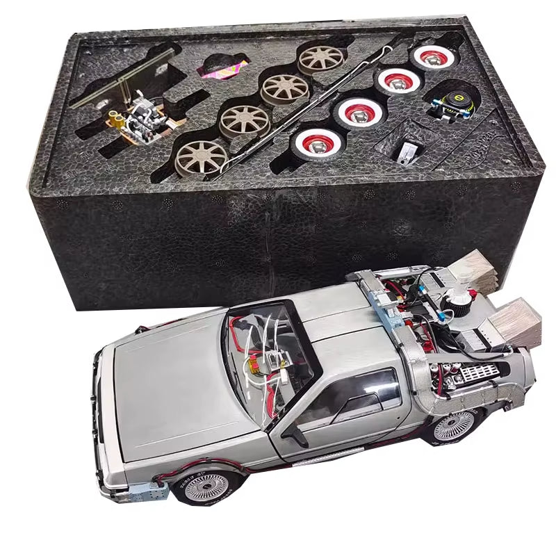 Ultra Fine Version 1:18 DMC Returns to the Top Player of the Future, Lighting Version Alloy Car Model